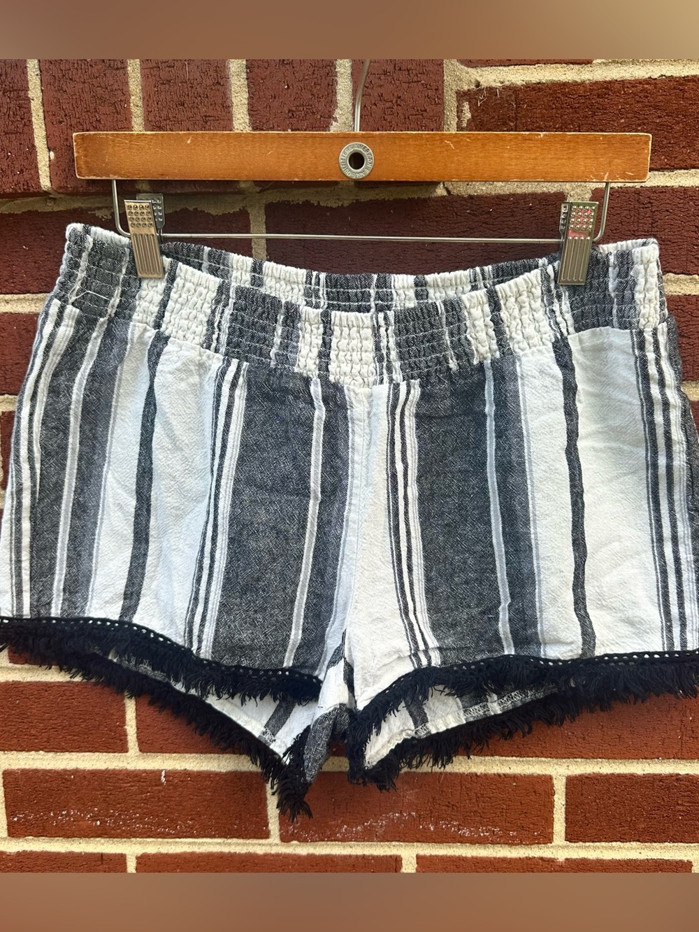 Women’s Linen Shorts